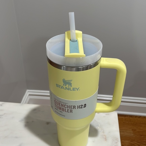 Stanley 40oz Tumbler Quencher Pomelo - Picture 3 of 5